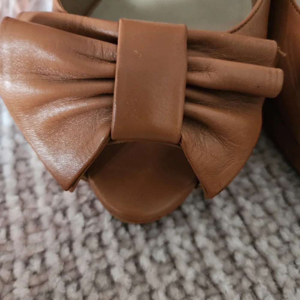 Valentino Garavani Tan Peep-Toe Heels - Picture 3 of 10
